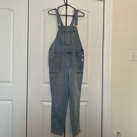 90s-2000s inspired overalls from Old Navy. Tags removed, never wore. - Picture 2 of 3